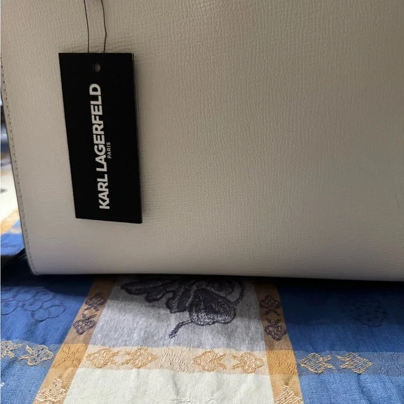 Karl Lagerfeld Jewel Heart Tote/Crossbody *New* with zip pouch - Picture 3 of 11